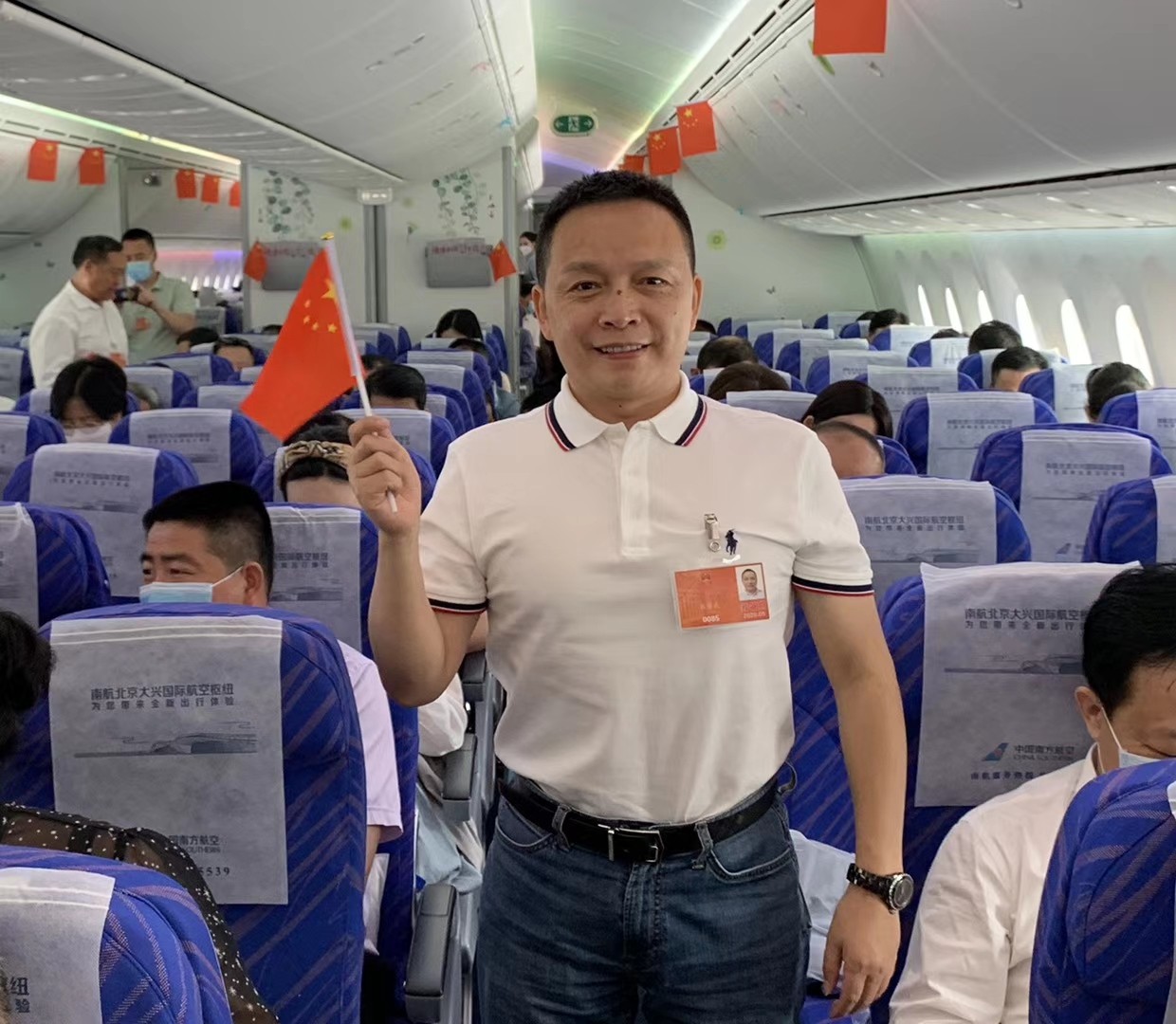 【2020兩會(huì)】全國人大代表、鹽津鋪?zhàn)佣麻L(zhǎng)張學(xué)武赴京履職